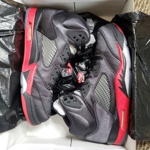 Mens Nike Jordan

Air Jordan 5 Retro
“Satin Bred”